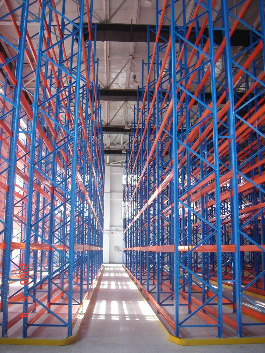 High Utilization Vna Very Narrow Aisle Racking